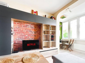 Nomad Friendly Fast Wi-fi Kitchen Ac
